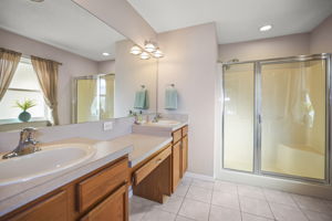 Bathroom 1 - 495A4417