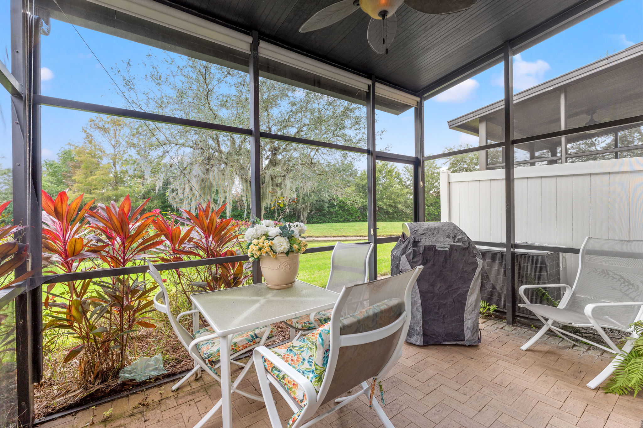 Screened-in Porch