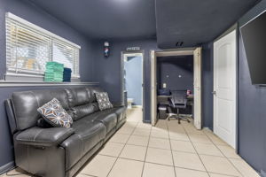 8412 NE 115th Terr-034