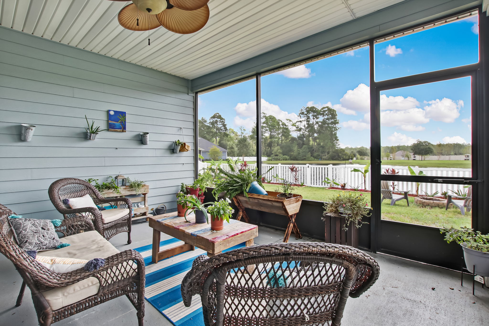 Screened-in Porch
