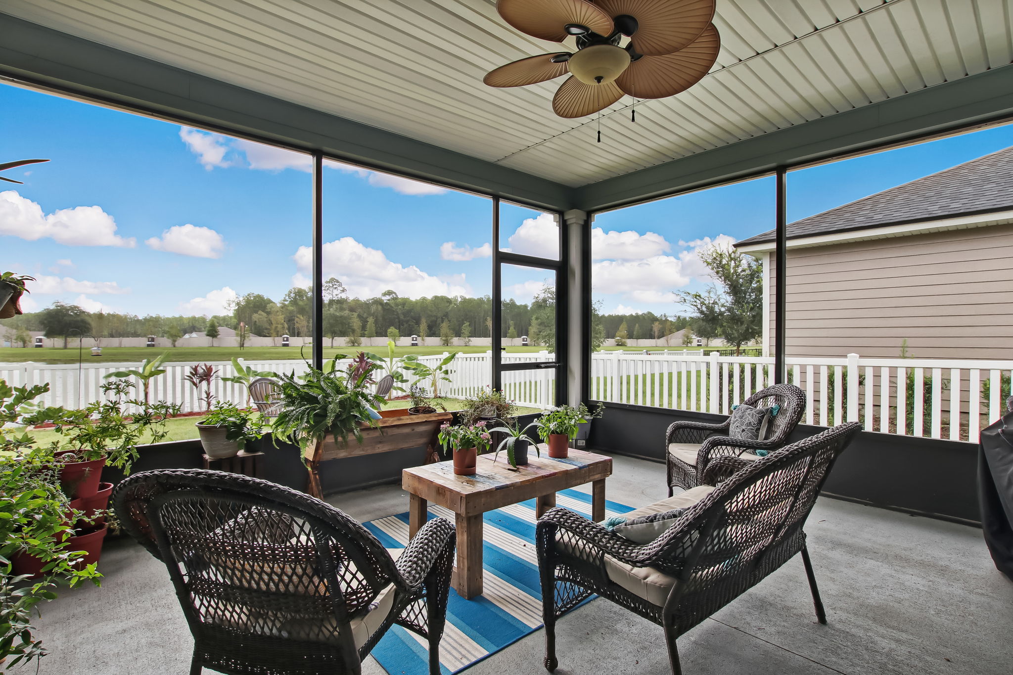 Screened-in Porch