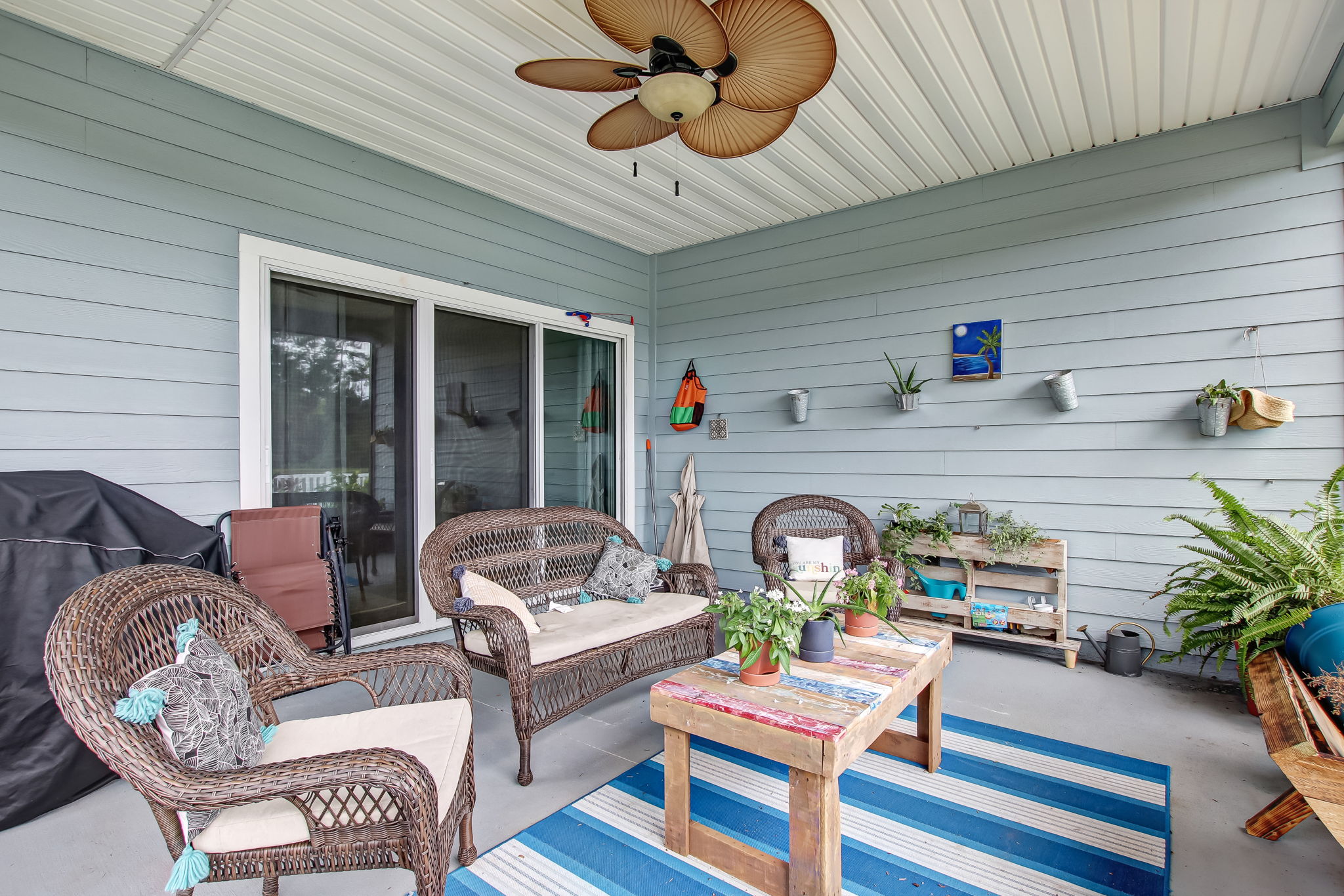 Screened-in Porch