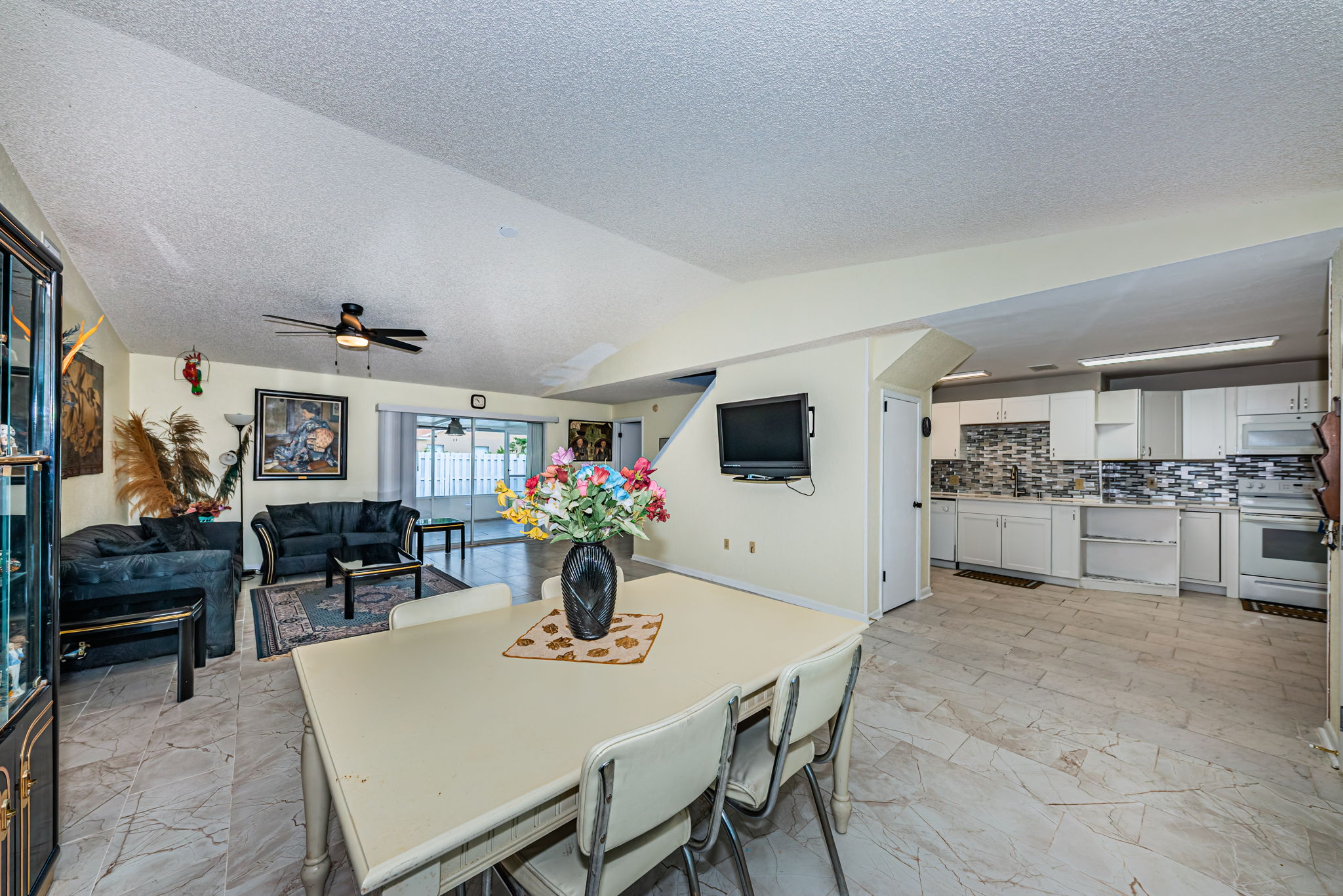 Dining Room 2-2
