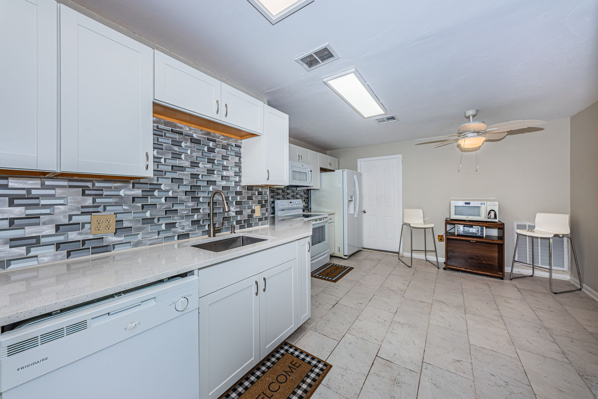 Kitchen 4-2