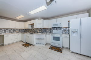 Kitchen 2-2