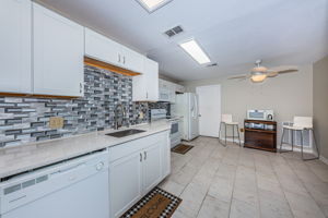 Kitchen 4-2