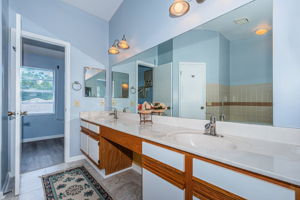 Primary Bathroom 1b