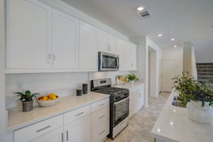 Brotchie Ln-008