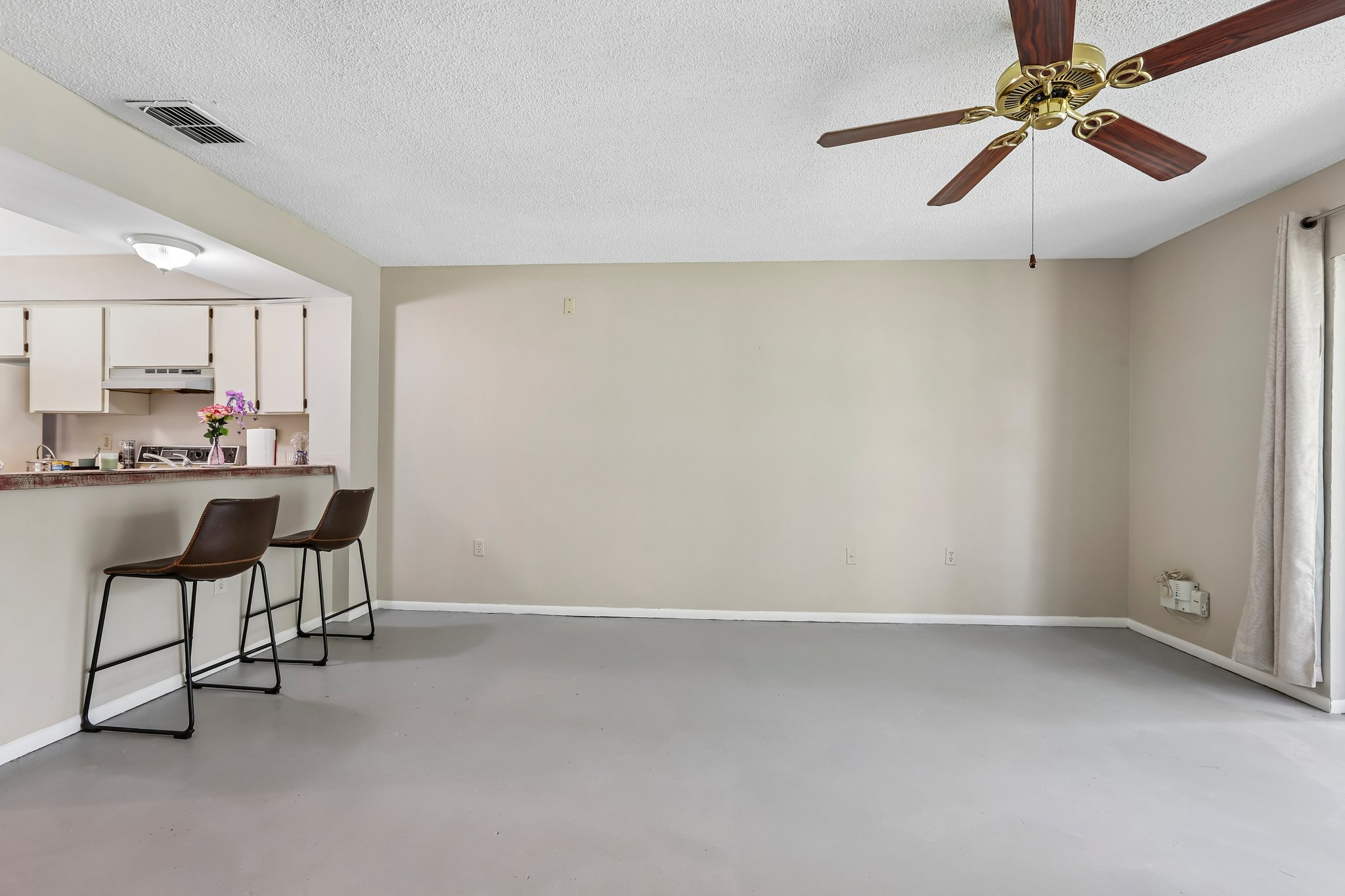 Laurelon Pl-S1208-011.jpg