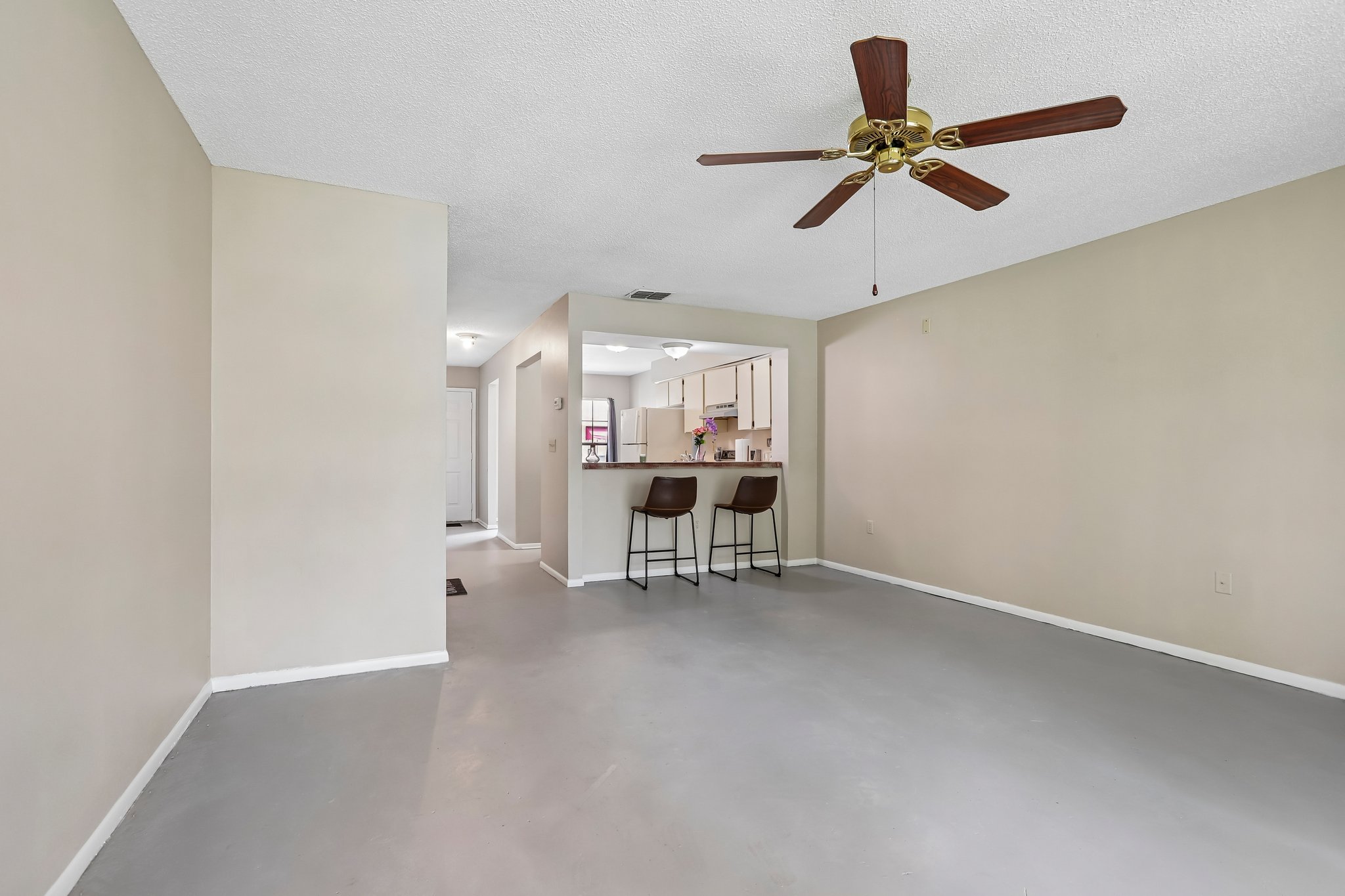 Laurelon Pl-S1208-012.jpg