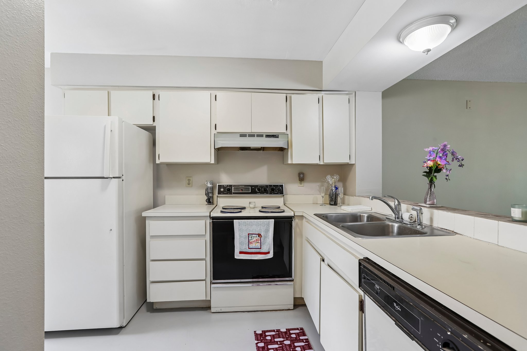 Laurelon Pl-S1208-018.jpg