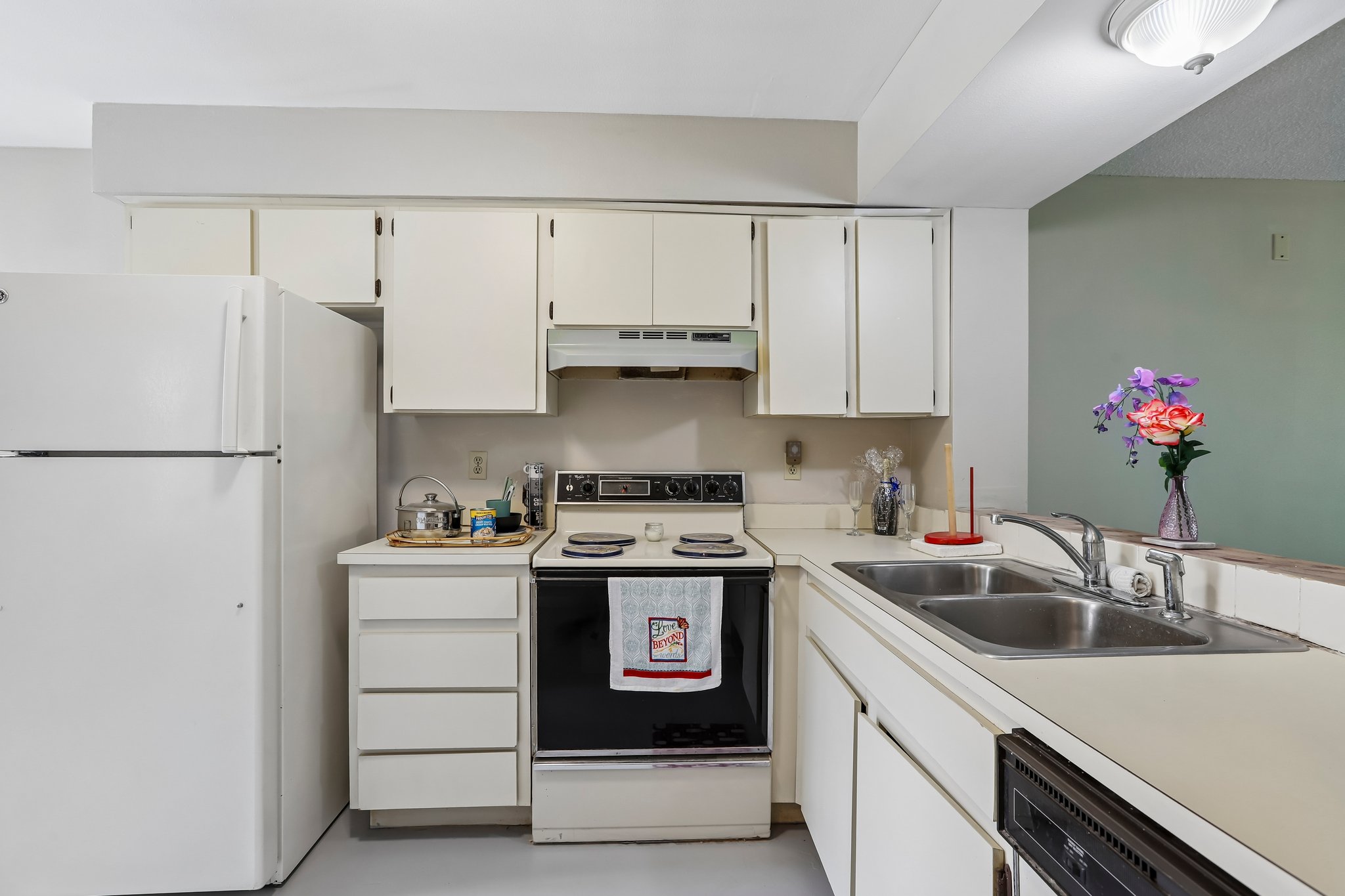 Laurelon Pl-S1208-023.jpg