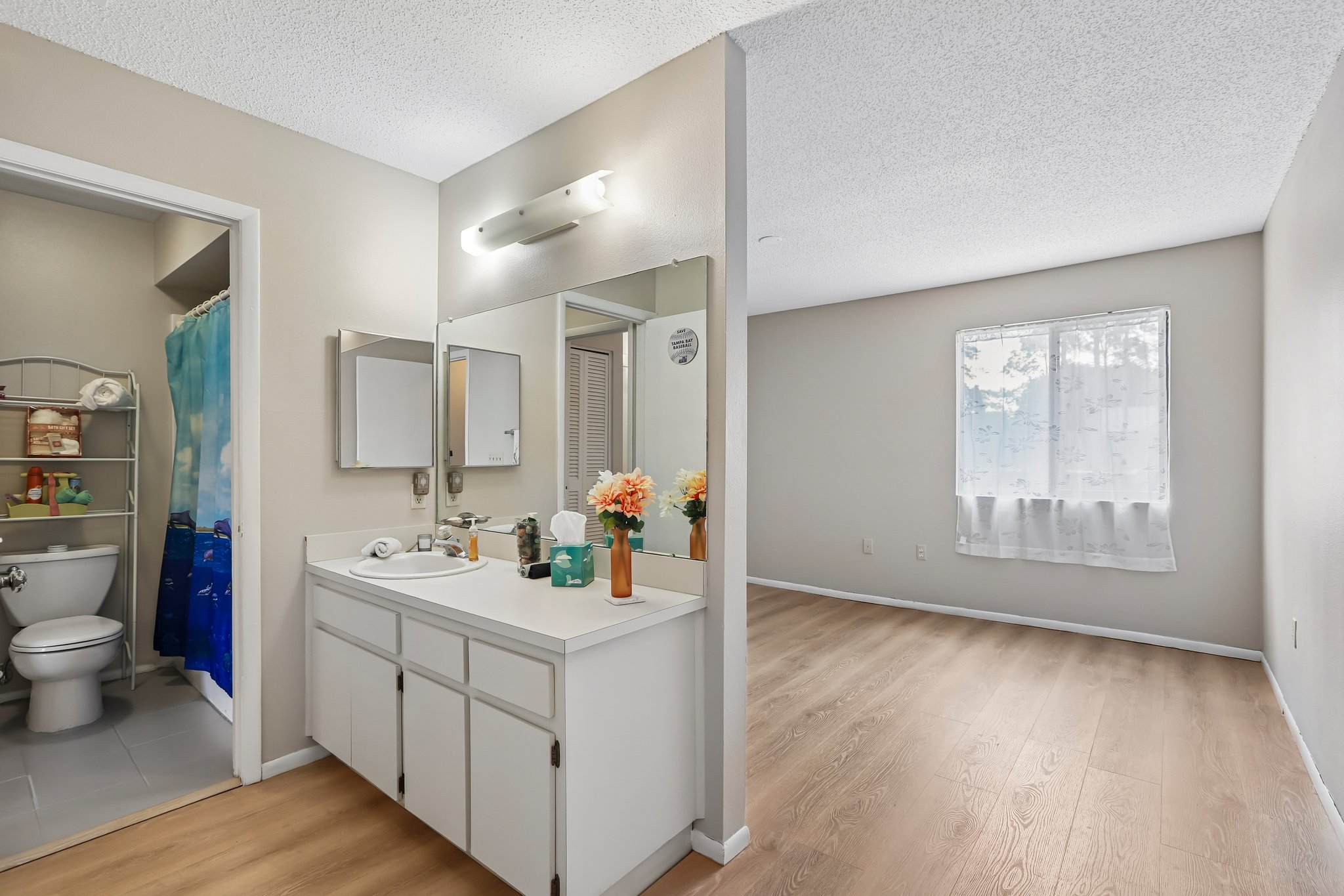 Laurelon Pl-S1208-025.jpg