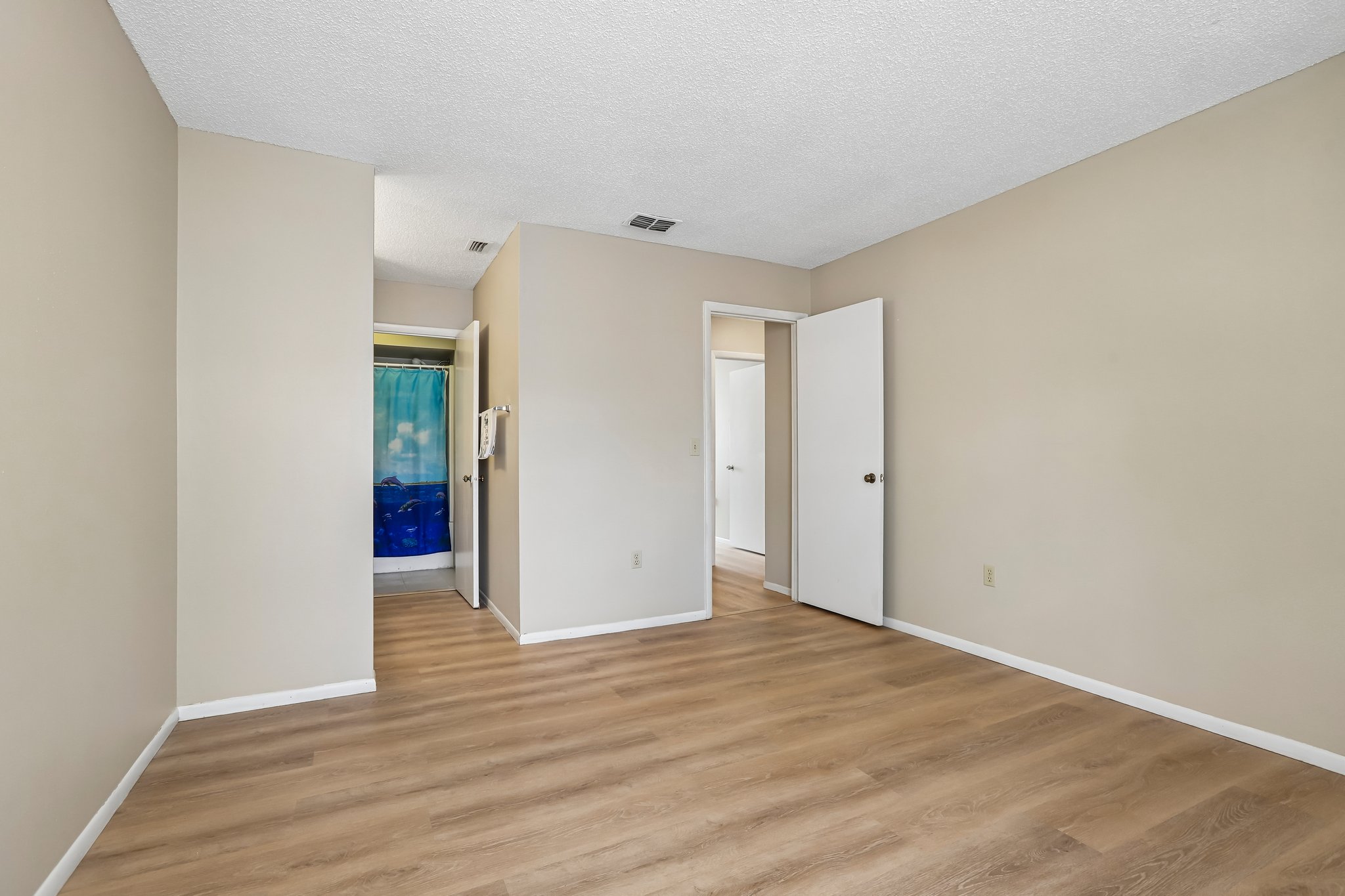 Laurelon Pl-S1208-033.jpg