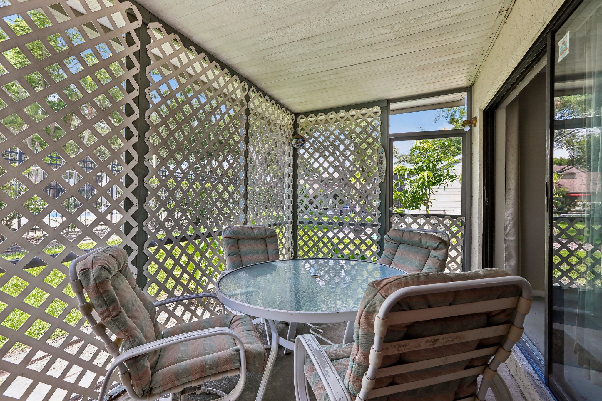 Laurelon Pl-S1208-040.jpg