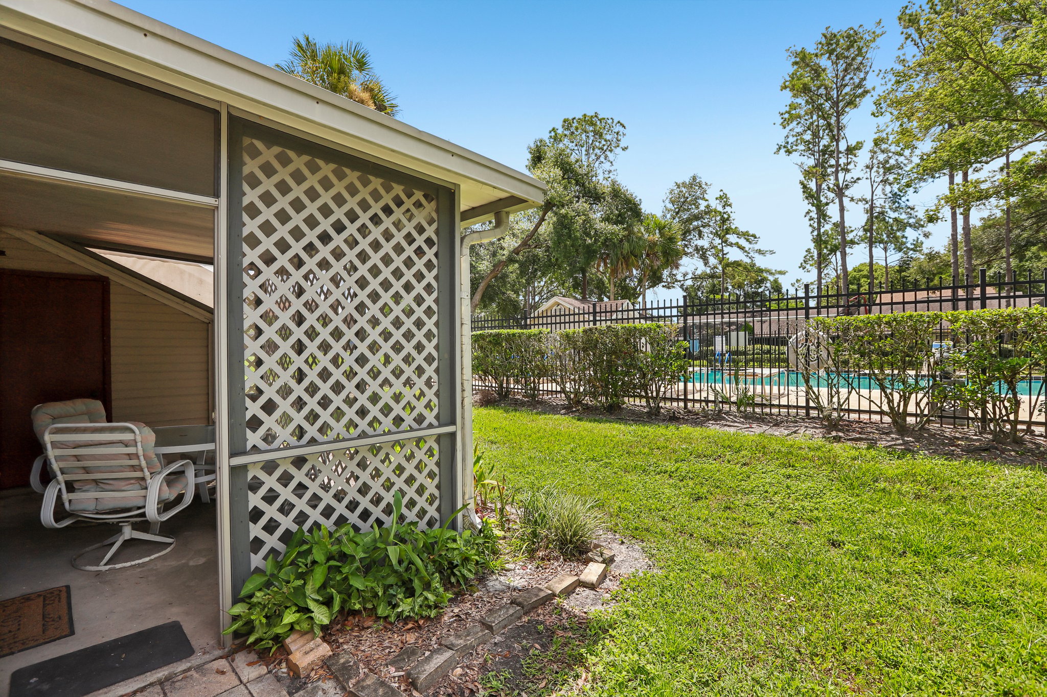 Laurelon Pl-S1208-041.jpg