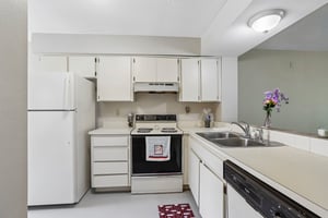 Laurelon Pl-S1208-018.jpg