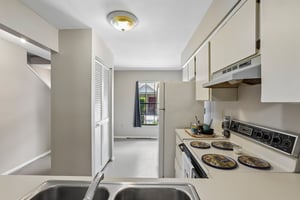 Laurelon Pl-S1208-022.jpg