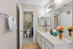 Laurelon Pl-S1208-026.jpg
