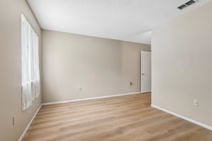 Laurelon Pl-S1208-029.jpg