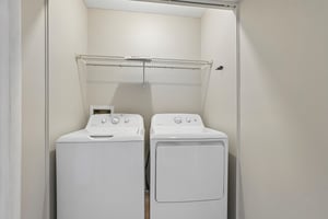 Laurelon Pl-S1208-030.jpg