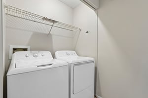 Laurelon Pl-S1208-031.jpg