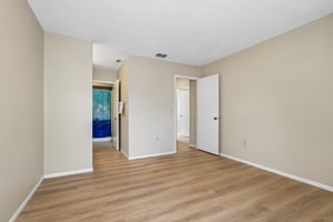 Laurelon Pl-S1208-033.jpg