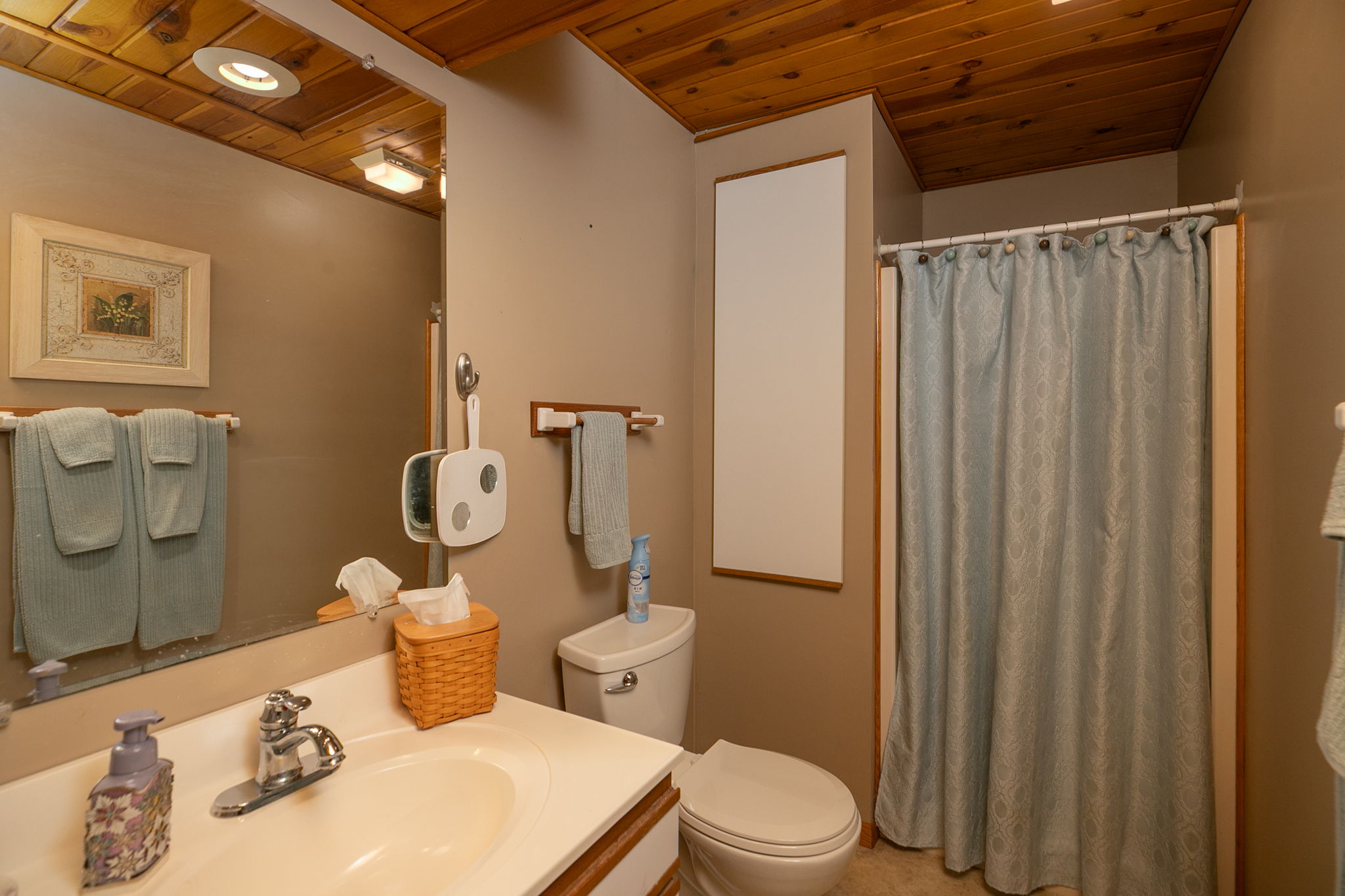 25-Bathroom