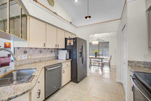 8420 Bessemer Ave-11
