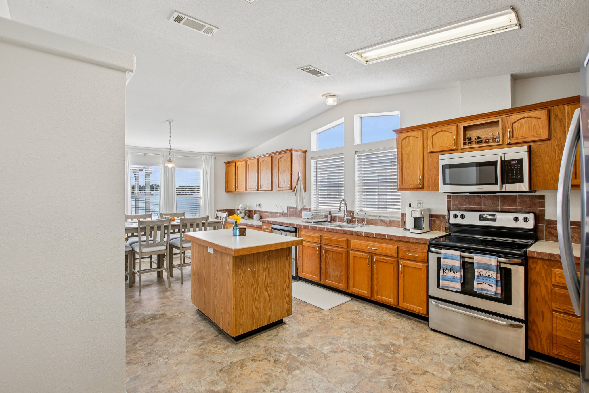 Fantasia Park Way-S1211-009.jpg