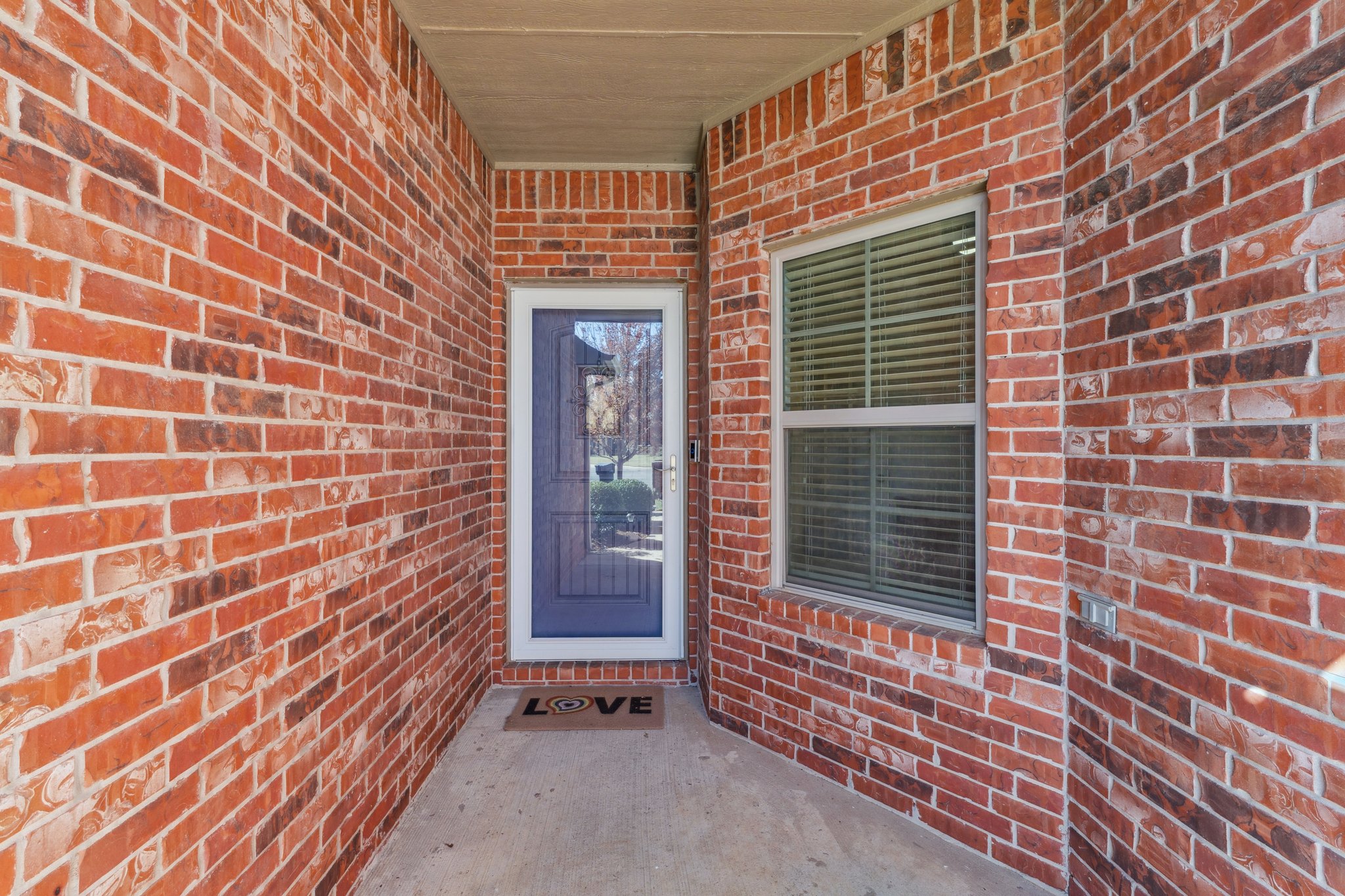 8421 NW 126th St_007.jpg