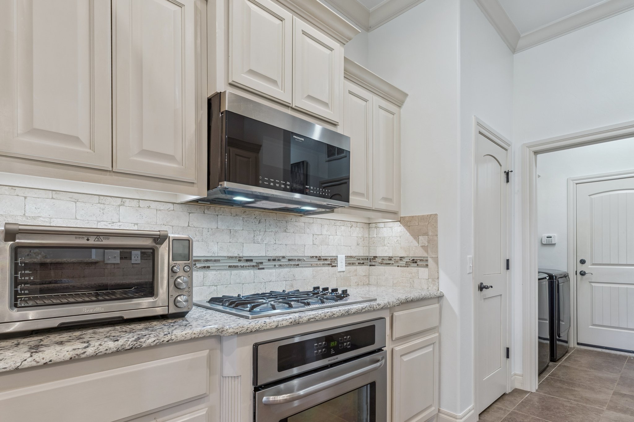 8421 NW 126th St_020.jpg