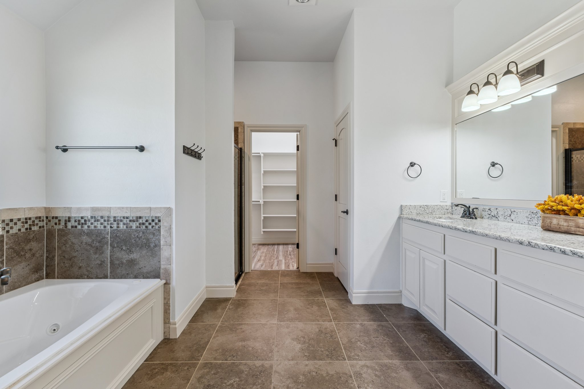 8421 NW 126th St_031.jpg