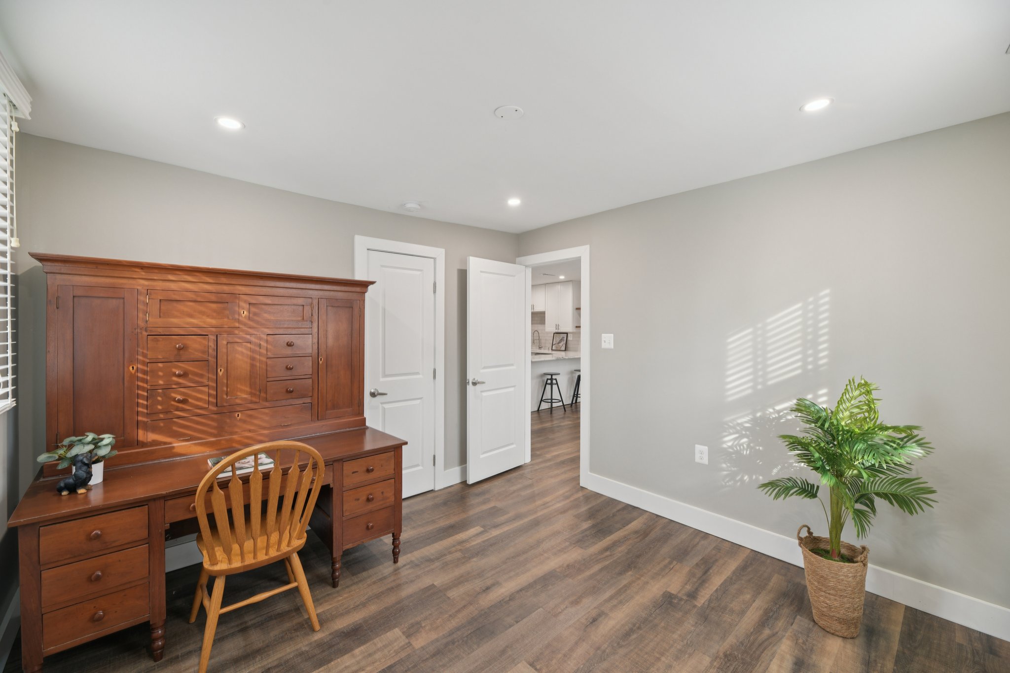 Woodlawn St-S0701-020.jpg