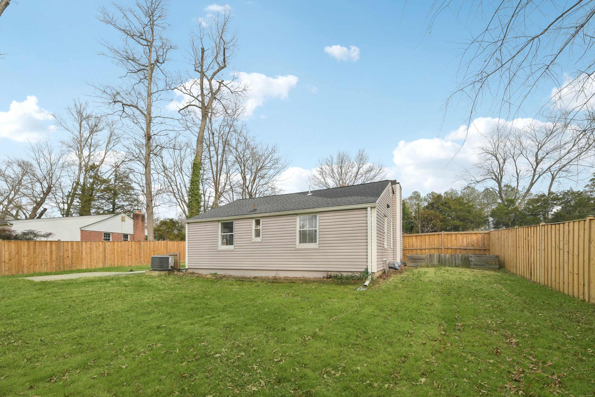 Woodlawn St-S0701-033.jpg