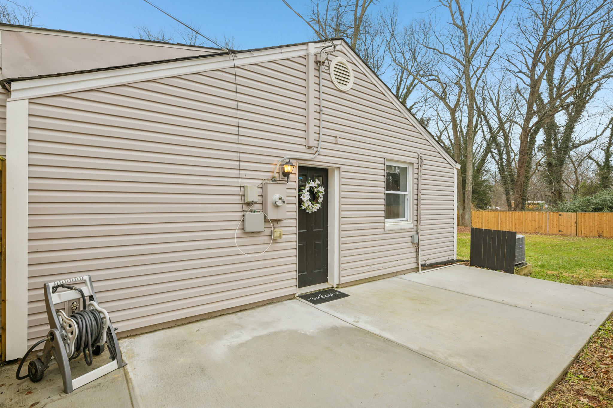 Woodlawn St-S1001-003.jpg