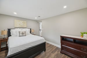 Woodlawn St-S0701-015.jpg