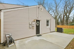 Woodlawn St-S1001-003.jpg