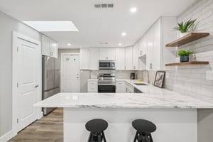 Woodlawn St-S1001-007.jpg