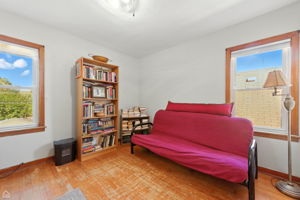 8424 S Essex Ave_012