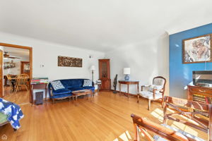 8424 S Essex Ave_018