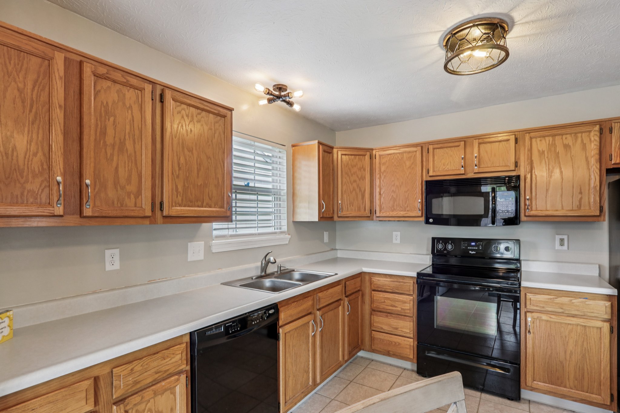 Southern Springs Way-S0111-011.jpg