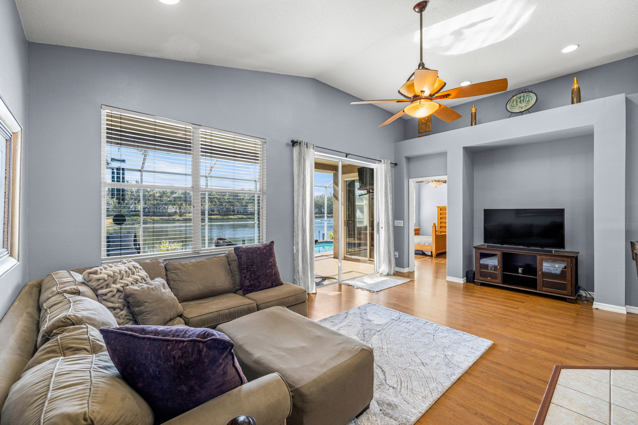 12 - 8425 Fenwick Ave, Tampa, FL 33647