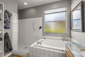 16 - 8425 Fenwick Ave, Tampa, FL 33647