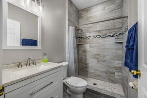 20 - 8425 Fenwick Ave, Tampa, FL 33647