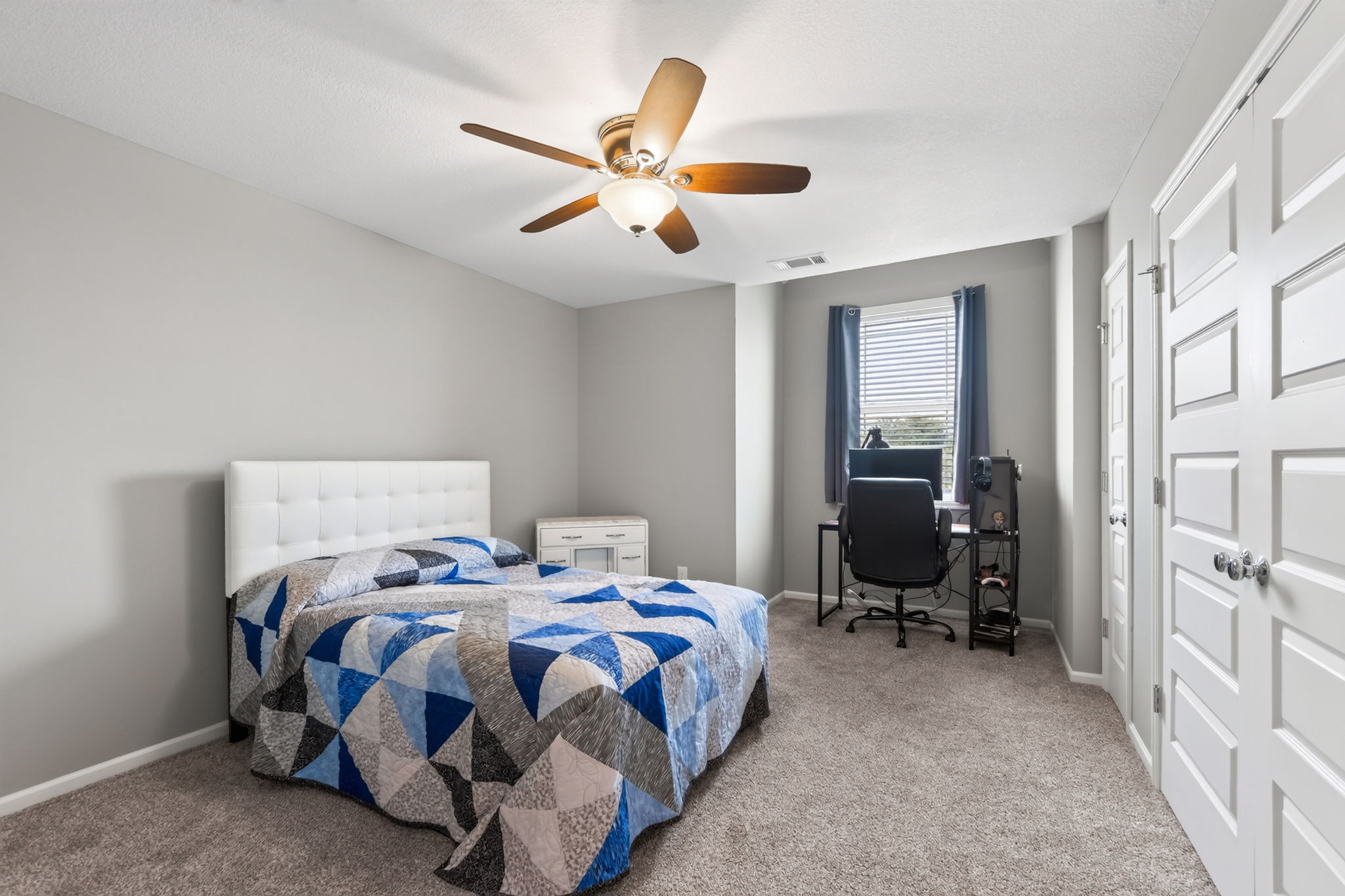 8425 Laramie St-050