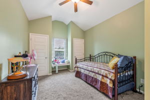 8425 Laramie St-046