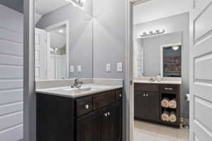 8425 Laramie St-054