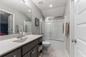 8425 Laramie St-055
