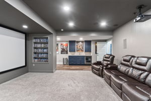 8425 Laramie St-058